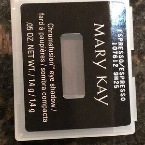 Mary Kay chromafusion eye shadow in espresso.